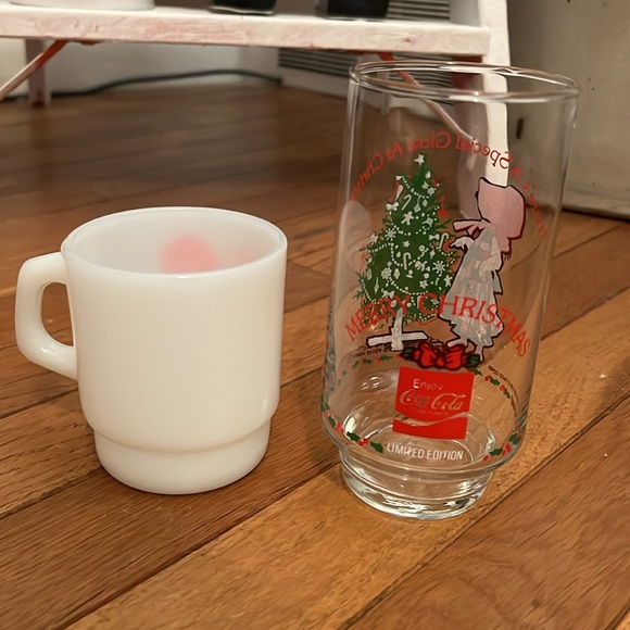 VINTAGE GLASSWARE - Picture 4 of 8